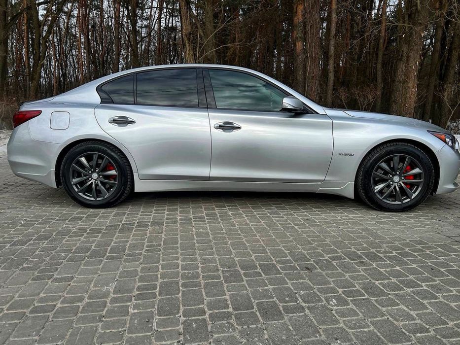 Infiniti Q50 3.5hydrid кращий седан в класі на найкращому двигуні