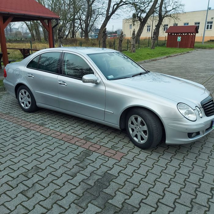 Mercedes W211  E200