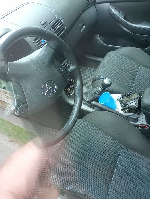 тайота авенсіс 2008 року рест