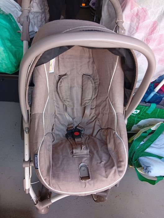 Selling stroller in good condition493088322901790720