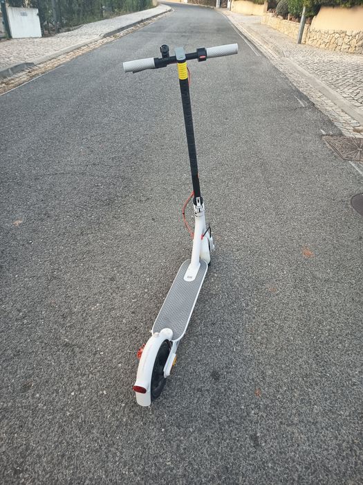 Xiaomi Mi Electric Scooter (Branca) - Excelente Estado + Acessórios