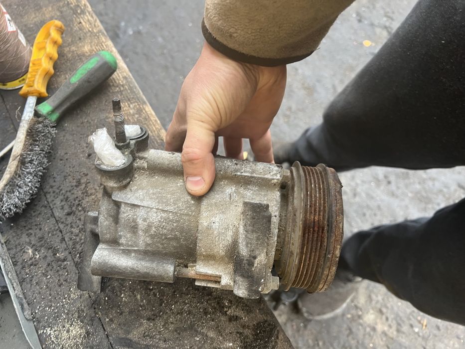 Компрессор кондиционера saturn fue 08г