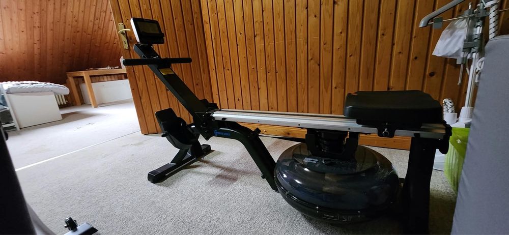 Bicicleta estatica e máquina de remo