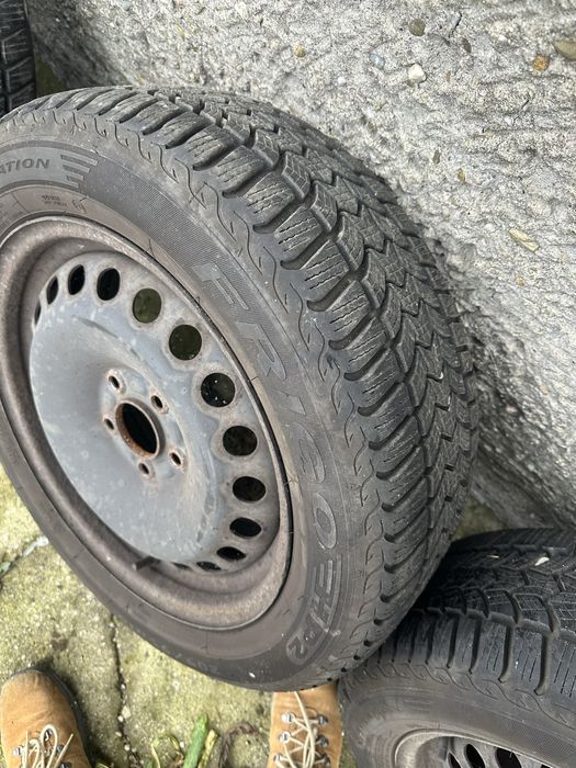 Kola zimowe volvo v50