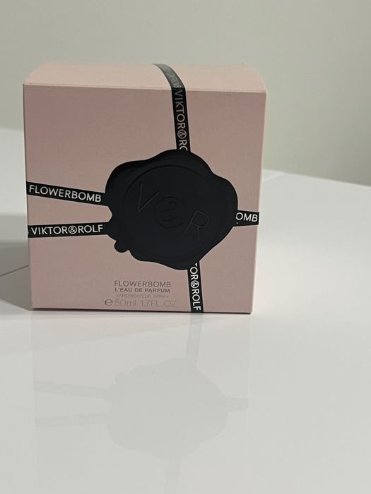 Духи Flower bomb