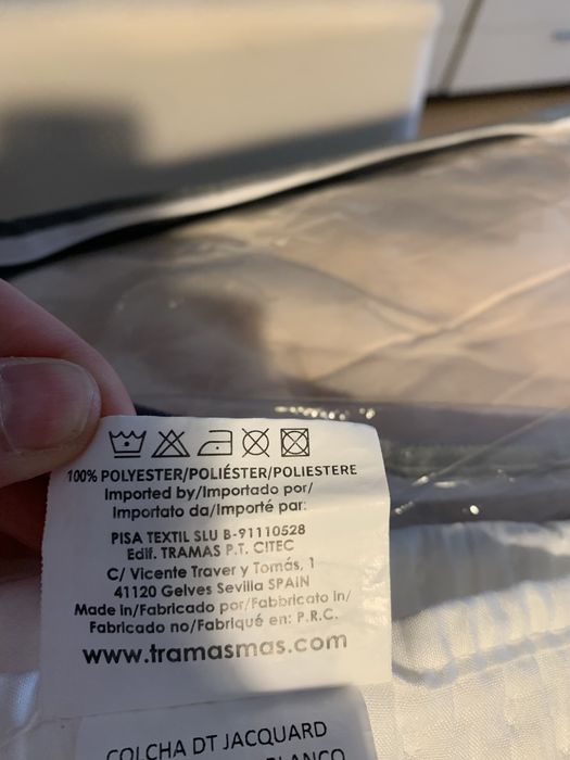 Colcha branca . Marca Tramas