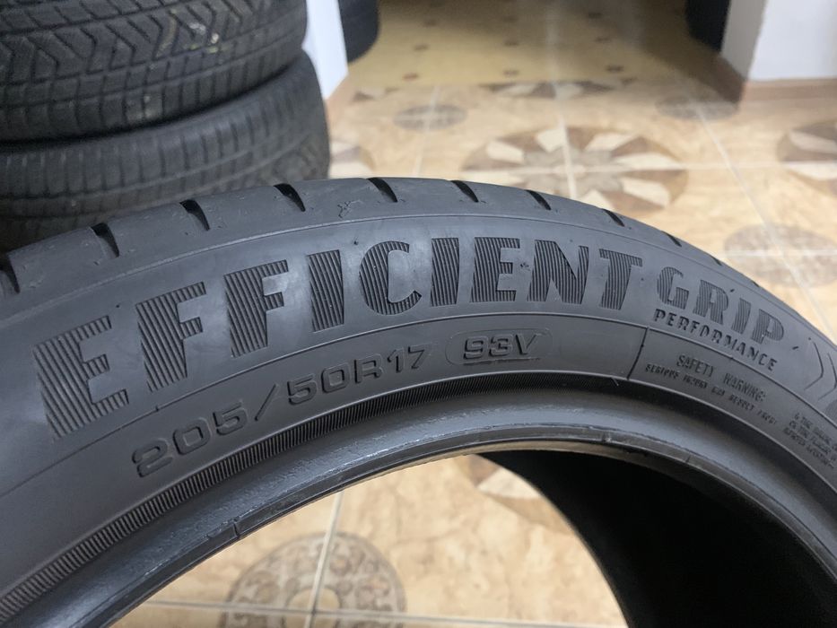 Пара літніх шин 205/50/17 93V GOODYEAR EFFICIENT GRIP performance