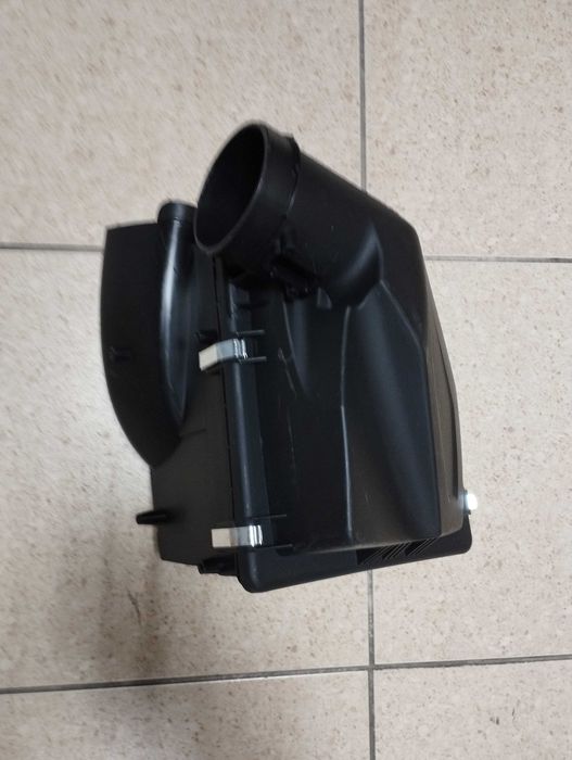 BMW 3 G20 Корпус повітряного фільтра 13718580424 19-24 2.0T