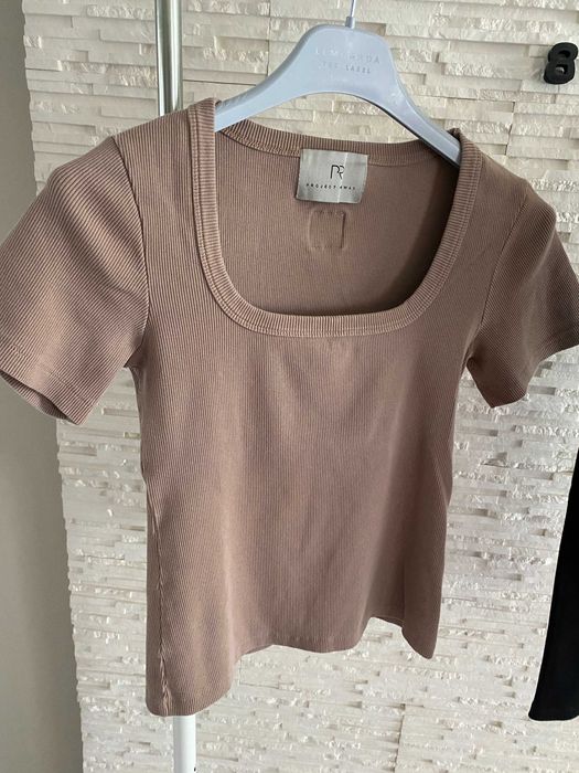 Project runway lemonada bluzka prążek beżowa z logowaniem