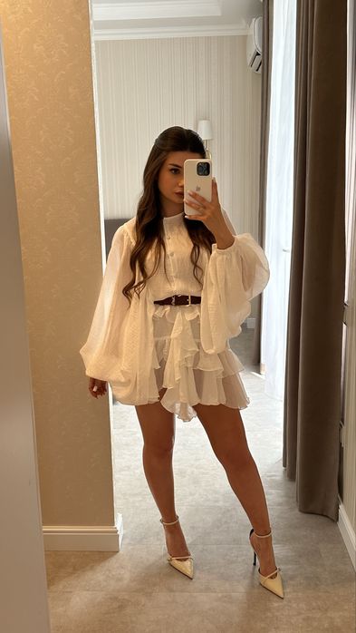 Ніжна жіноча сукня , S