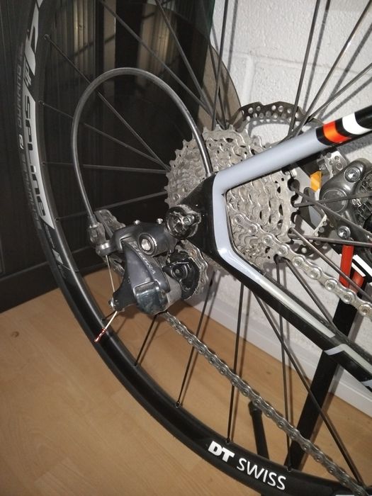 Vendo Bicicleta Estrada Focus com 1000km