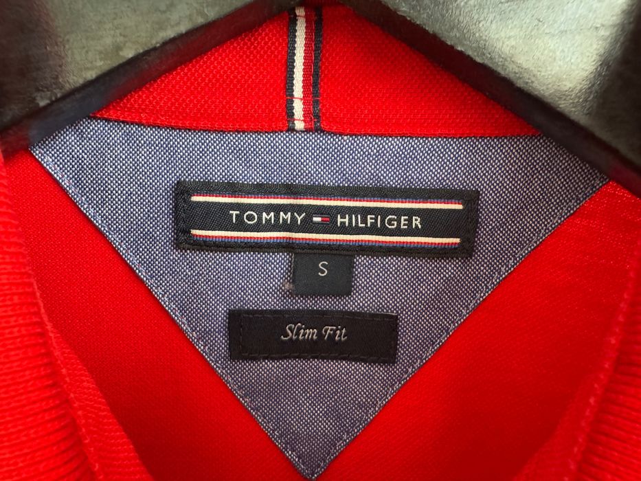 TOMMY HILFIGER чоловіча футболка з воротником комірцем розмір S