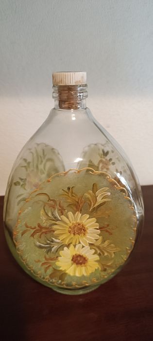 Seis garrafas pintadas à mão