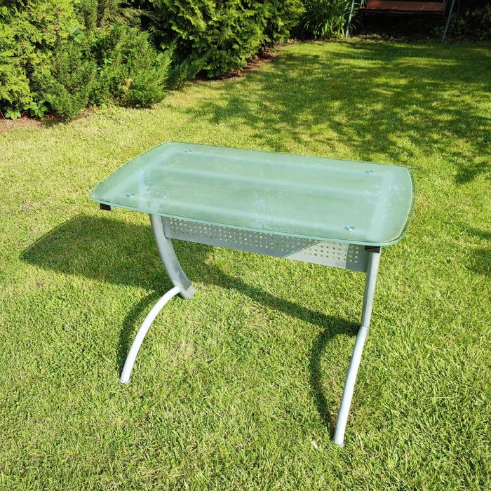 Скляний письмовий стіл