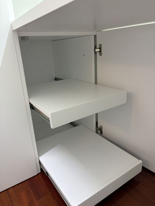 Vendo beliche infantil/juvenil, ideal para otimizar  o espaço do quarto. Estrutura moderna em branco, muito funcional e com bastante arrumação.