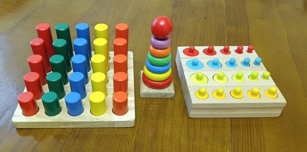 Розвиваючий дерев'яний набір Монтессорі  кольорові циліндри  сортер