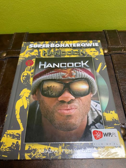 Książki i filmy DVD z serii Super Bohaterowie