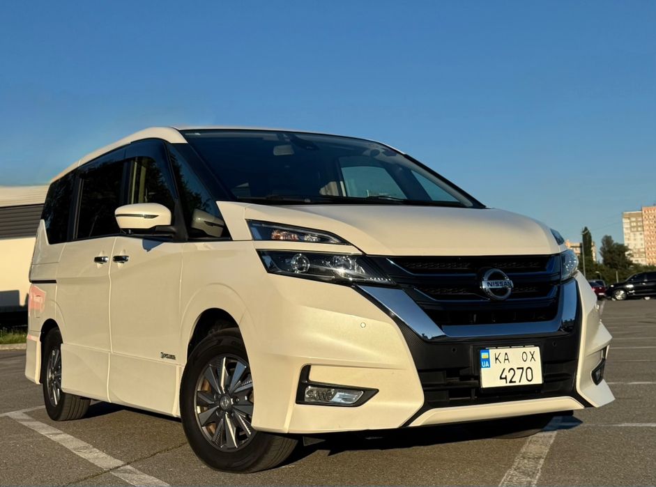 Продам Nissan serena