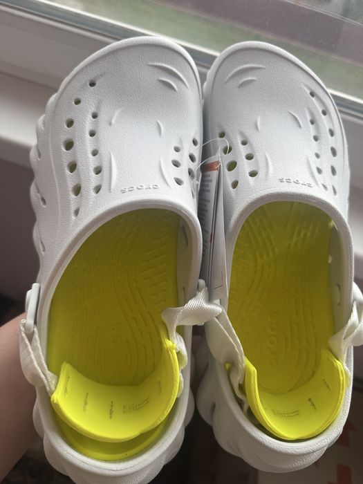 Нові оригінальні Crocs Echo Clog 207937-1N