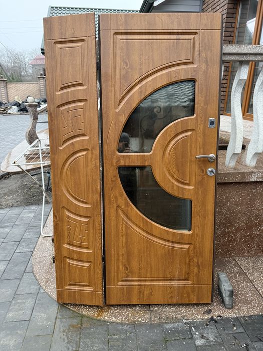 Двері вхідні фасадні вживані розмір 120- 205