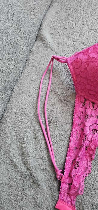 Nowy biustonosz w kolorze fuksji 80 C