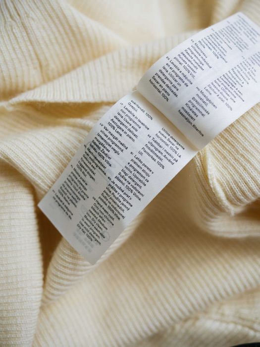 Светр водолазка butter yellow ARKET вовна 100%
