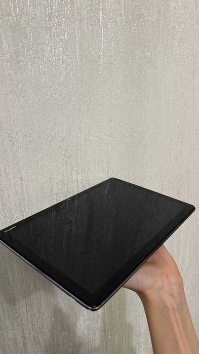 Срочно продам планшет на 64 гб