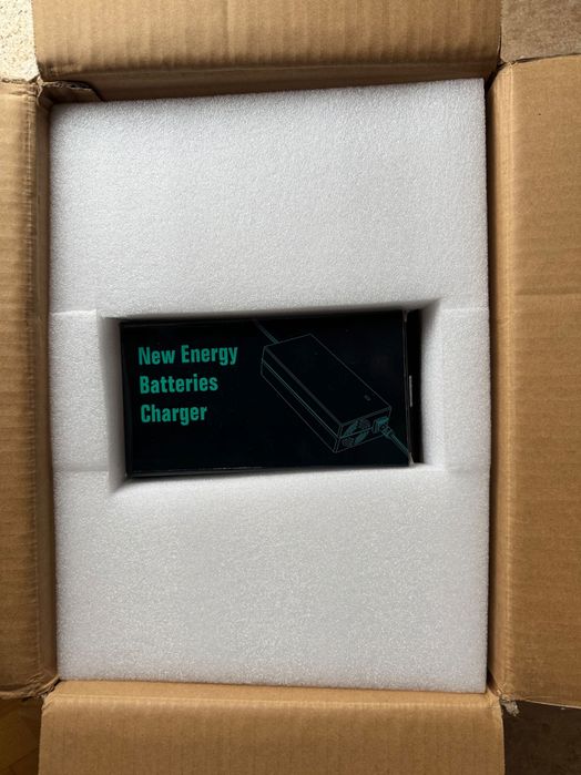 LiFePO4 акумулятор 12V 300Ah (12.8V) + зарядний пристрій 12/200 24/300