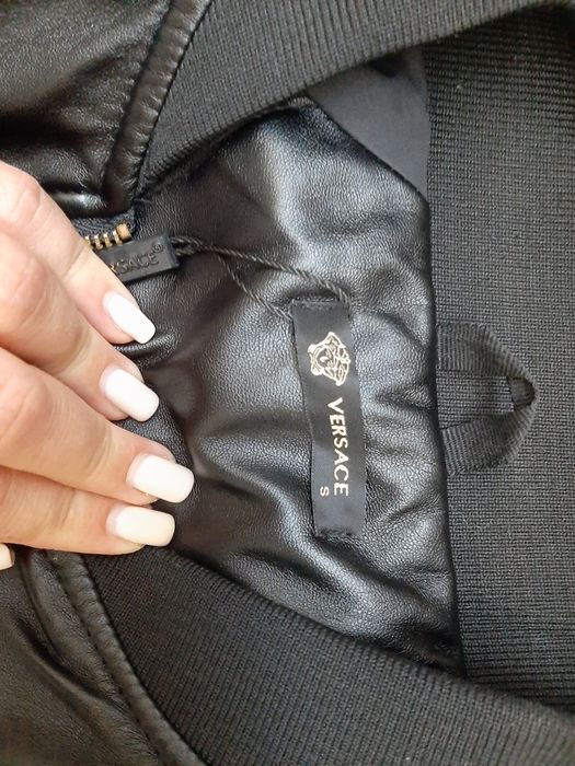 Куртка версачи    .