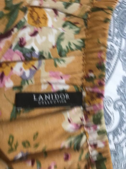 Blusa com flores Lanidor