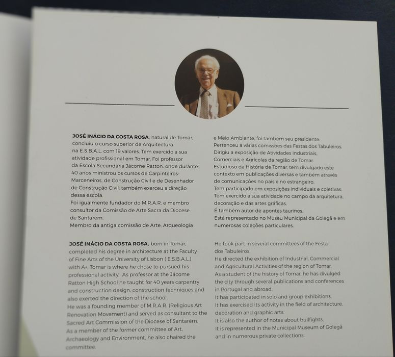 **Vendo livro "Janelas de Tomar" — Obra do arqui. tomarense Costa Rosa