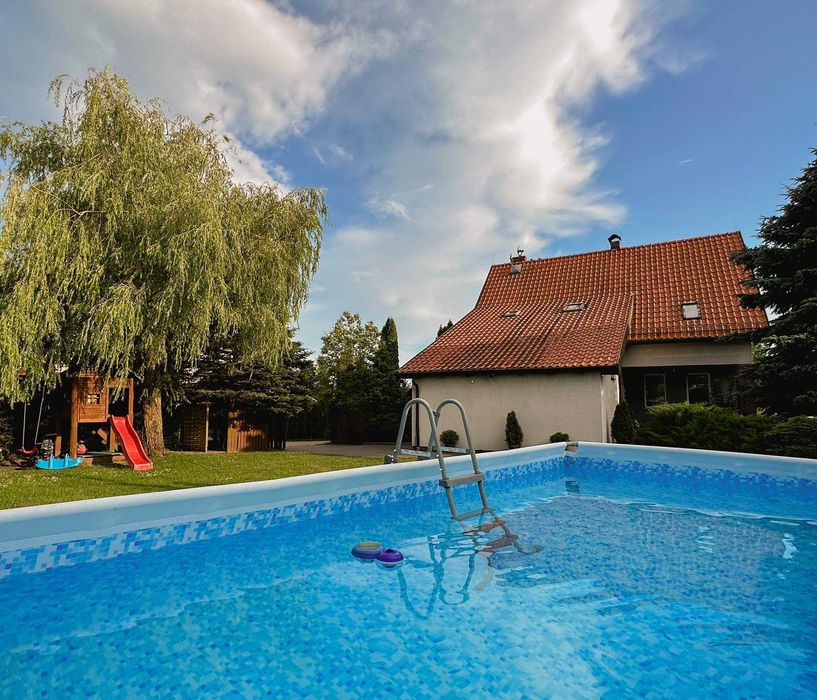 Dom na Mazurach. Noclegi Bogaczewo blisko jeziora, balia, basen