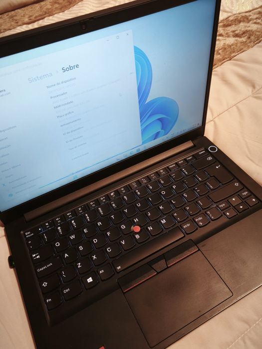 Lenovo ThinkPad Ryzen 5 | SSD 512GB | 8GB RAM | Windows 11