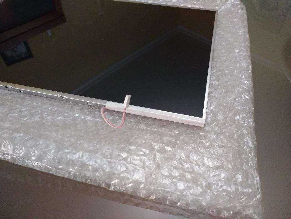 Ecrã Tela Display LCD Monitor 15.4" TFT Lâmpada (Stock: 16 Unidades)