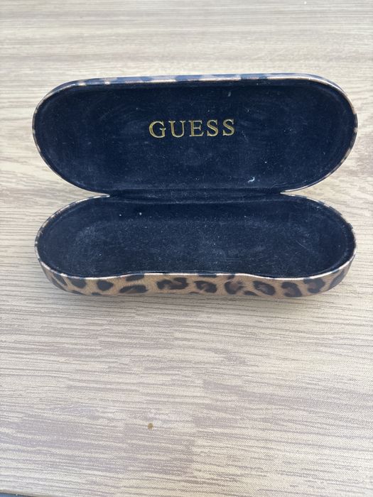 Etui na okulary  Guess