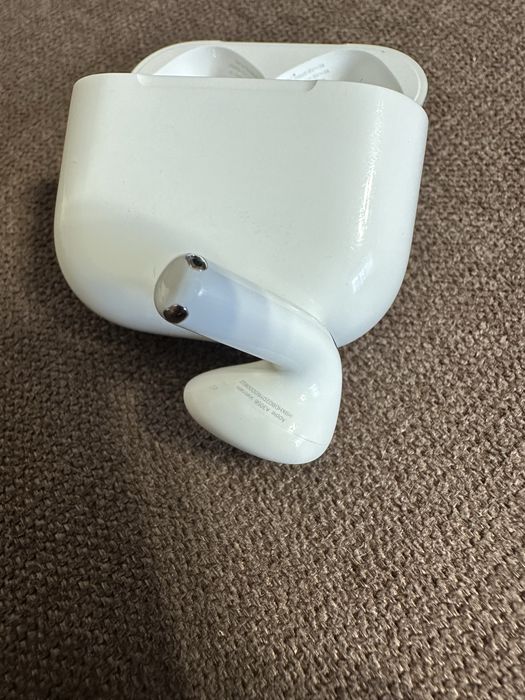 Airpods 4 ANC Лівий навушник + Кейс
