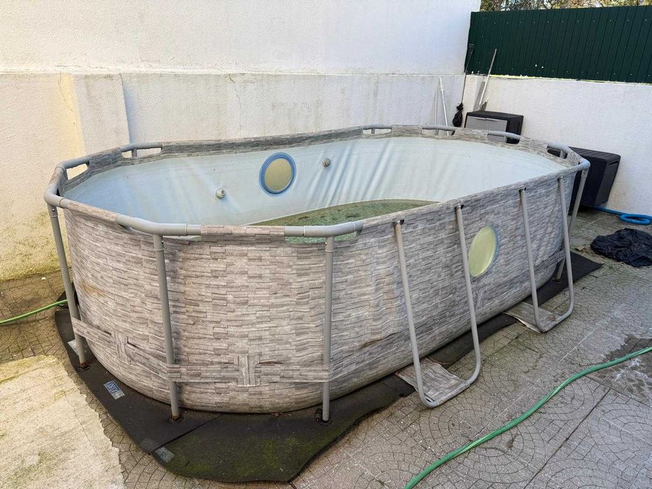 Piscina oval 427 x 250 x 100 cm + Filtro Areia + Bomba