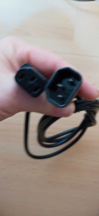 Przewód zasilający do komputera, monitora, drukarki.