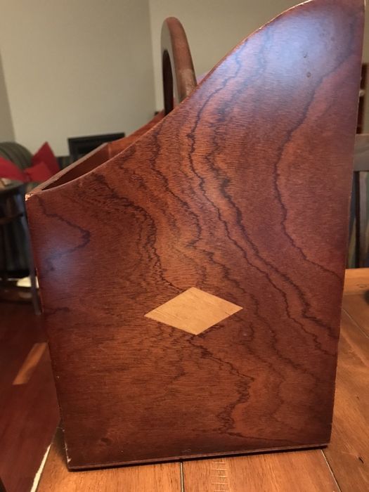 Porta revistas em madeira