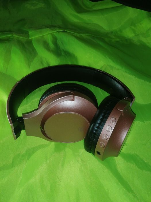 Бездротові навушники MixxAudio