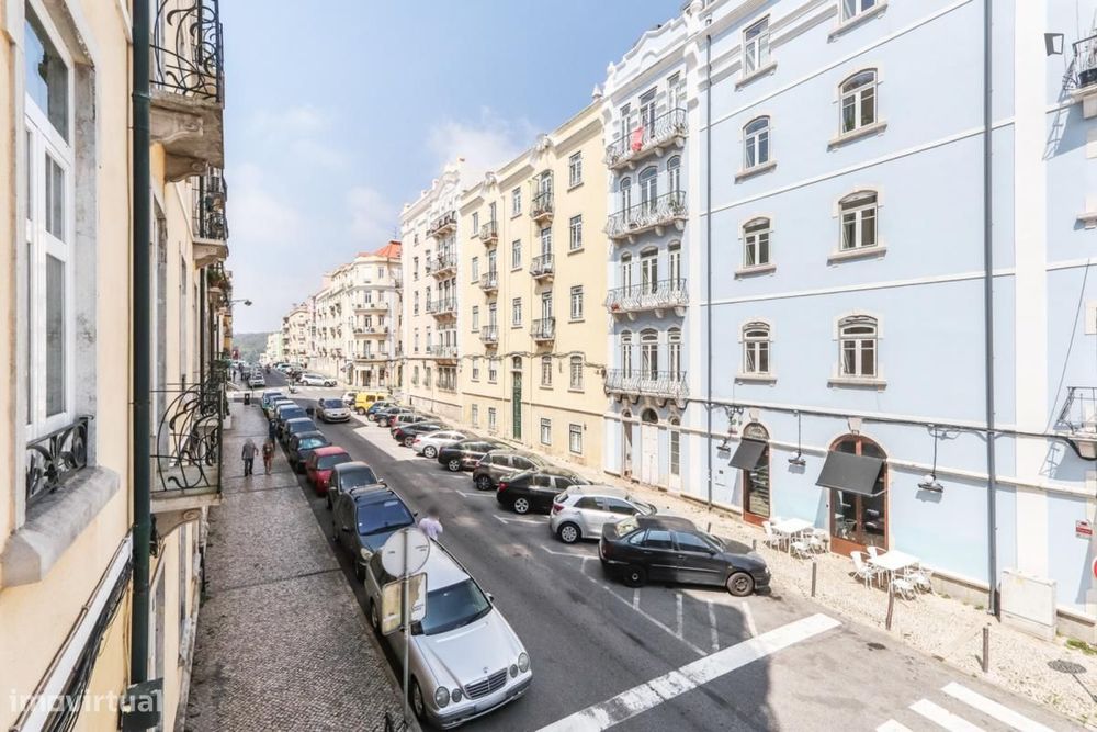 Quarto - localizado em Campo de Ourique Lisbon