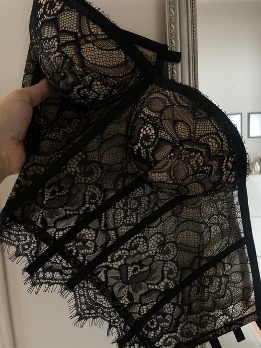 Корсет мереживний