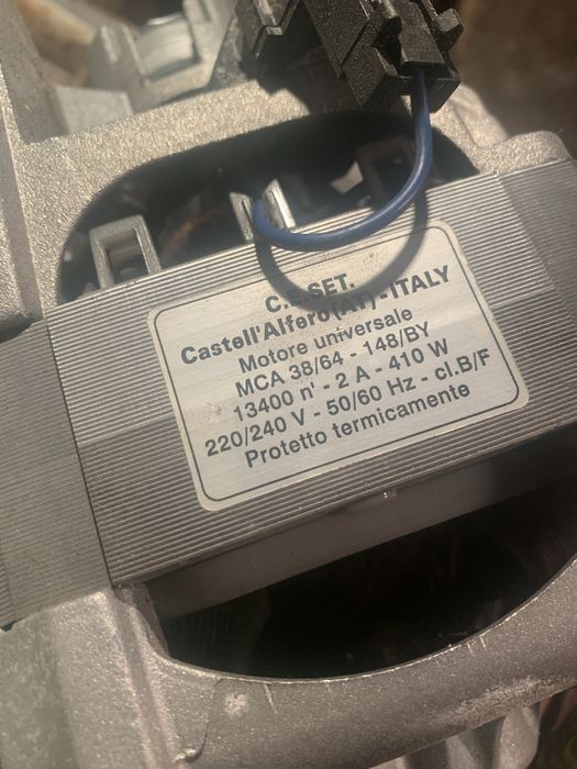 Електродвигуни в робочому стані. Не шумлять.