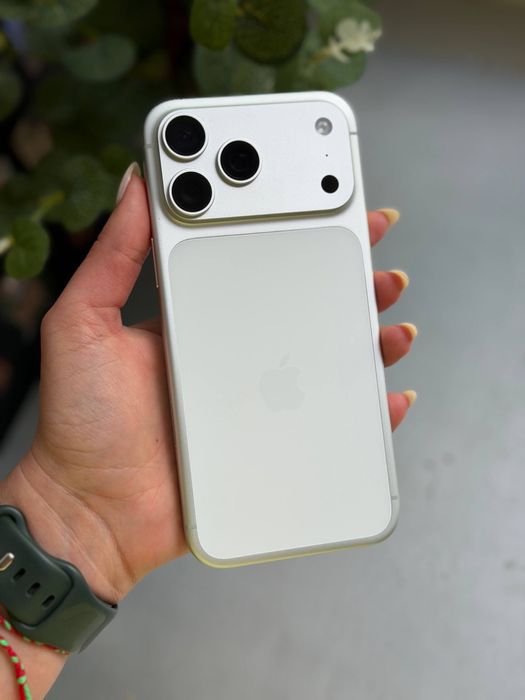 Apple iPhone 17 Pro Max 512GB Silver. Neverlock. Esim