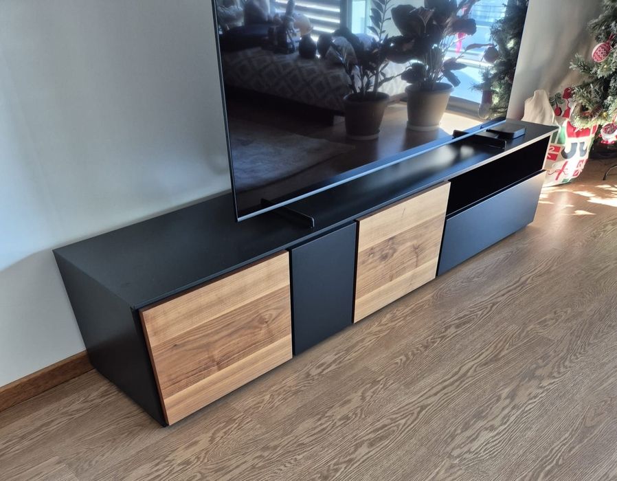 Movel TV /  Designer Oliver B.