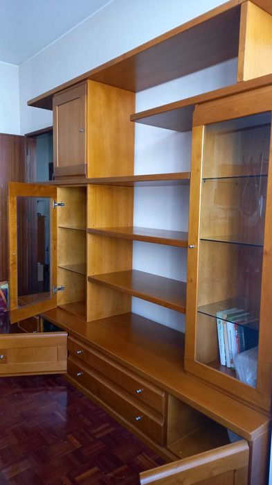 Móvel em cerejeira para sala