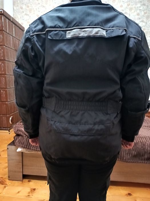 Продам мото куртку жіночу розмір L