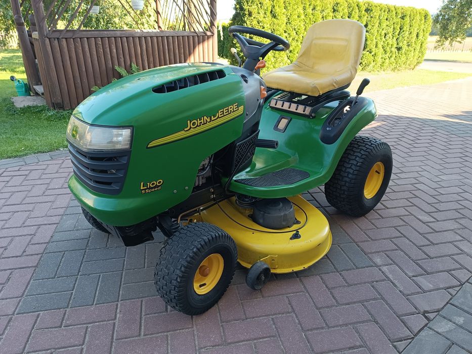 Traktorek kosiarka John Deere L100 + Gratis Pług do śniegu