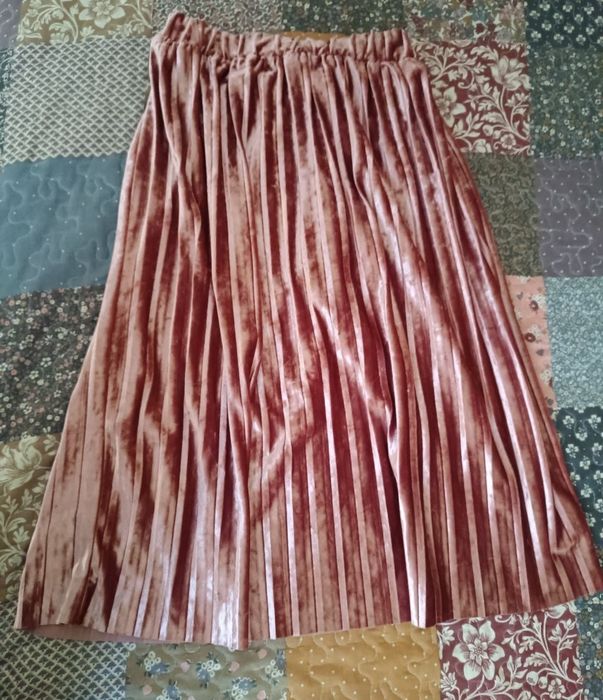 Спідниця жіноча оксамитова плісирована рожева