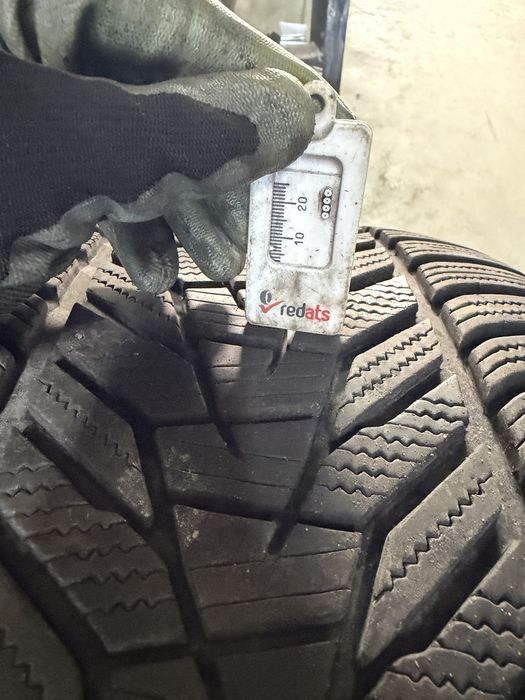 Uzywane opony zimowe 295/35/21 HANKOOK 2021